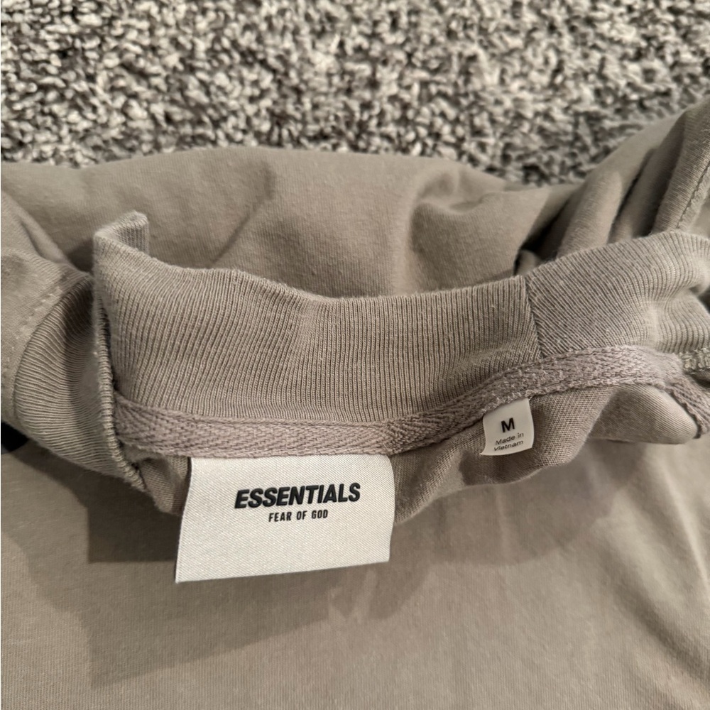 Essentials Long Sleeve - Picture 2 of 3